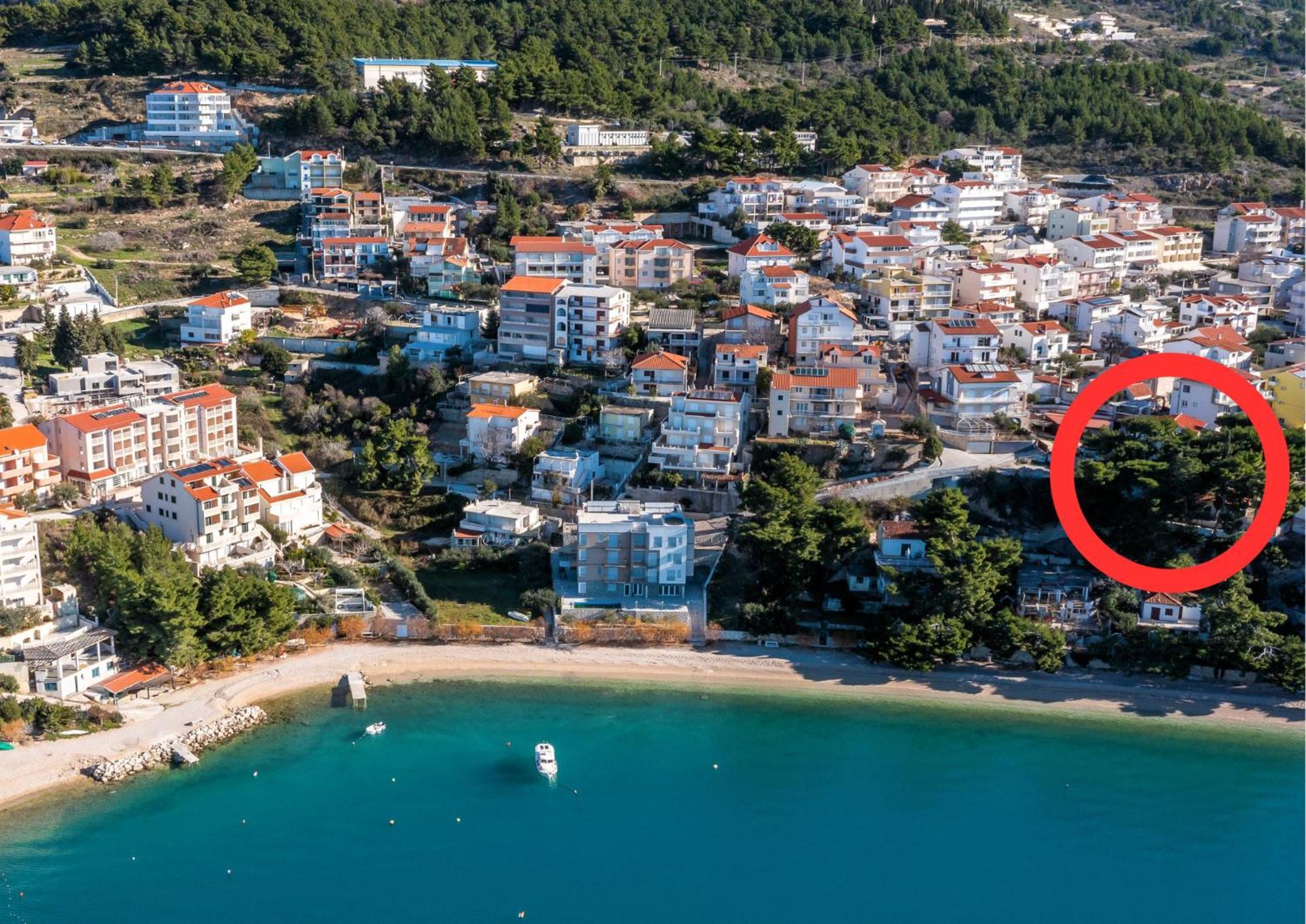 Urban Edge - Beach Apartments Омиш Экстерьер фото